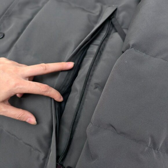 Canada Goose Puffer Jacket - Picture 5 of 8